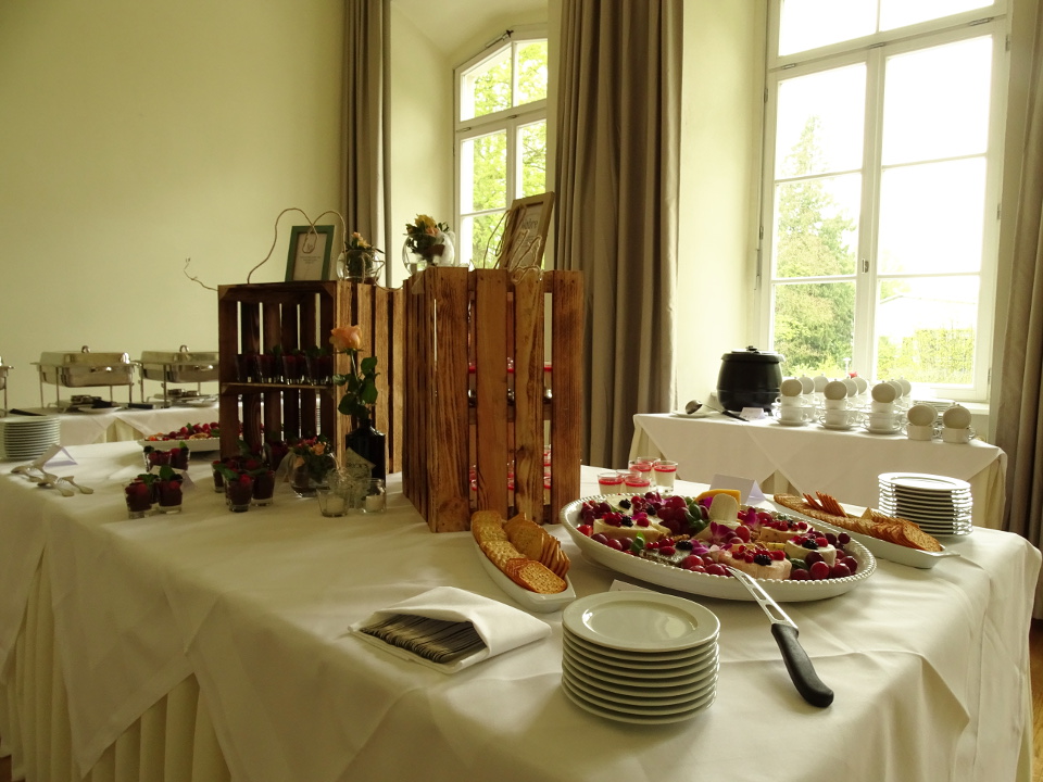 Buffet zur Hochzeit im Schloss Kröchlendorff