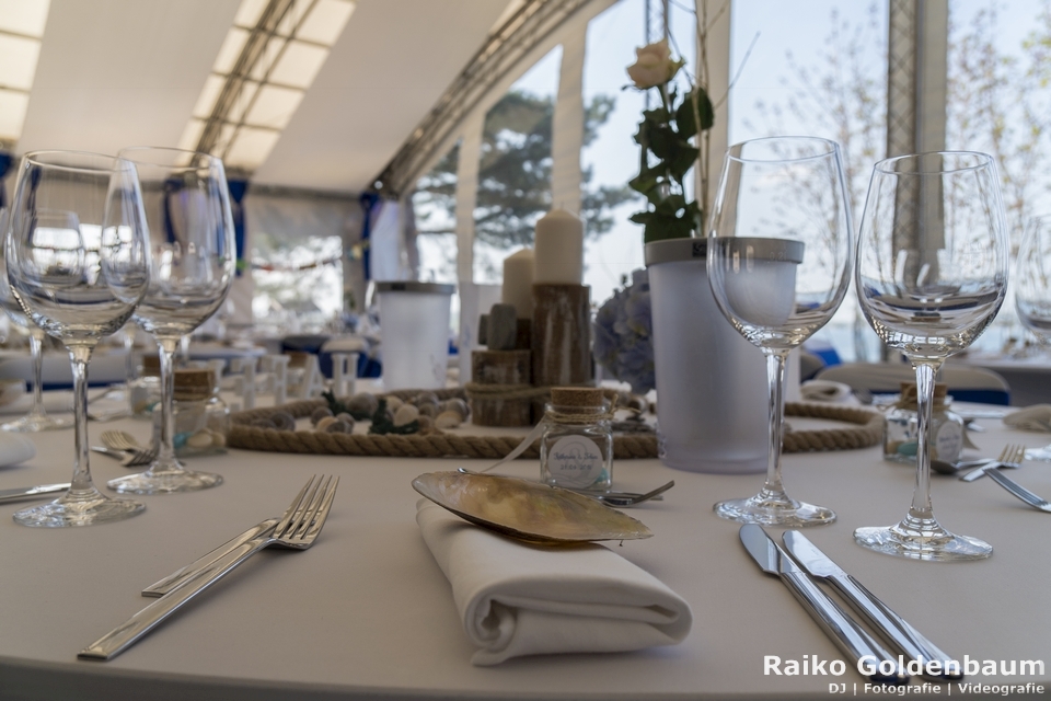 See- und Waldresort Gröbern Hochzeitsfeier Tisch